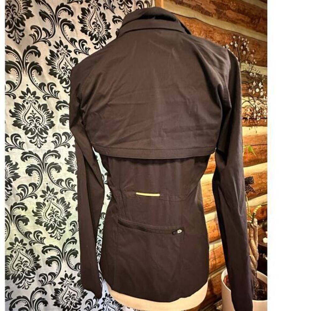 Womens M Lucy Jacket w/button Removable Arms
